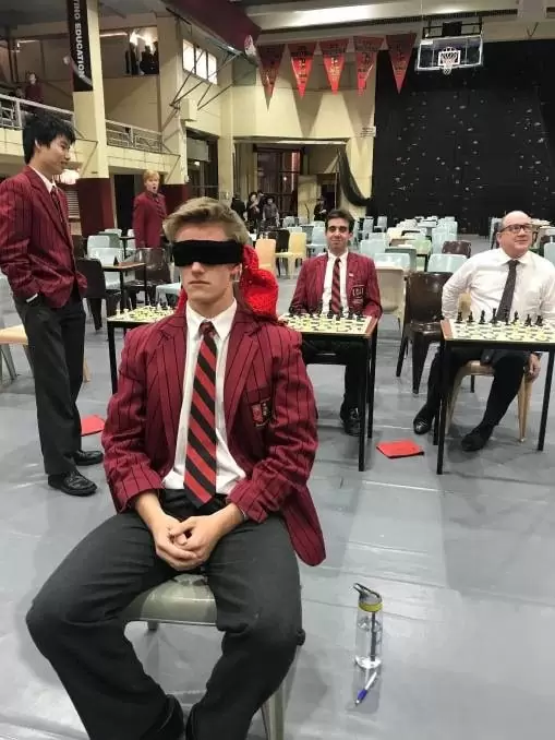 شطرنج با چشمان بسته